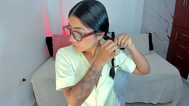 martina roldam online show from 06/11/26, 04:20