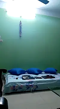 GildanK18 online show from 02/20/25, 04:47