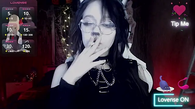 Snapshot of chloe_crystall_killer chatting on 10/20/25, 11:55 chloe crystall killer online show from 10/20/25, 11:55