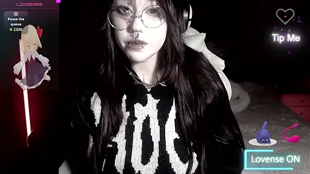 chloe crystall killer online show from 11/08/25, 05:00