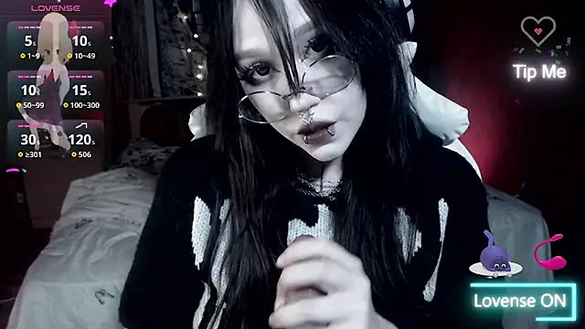 chloe crystall killer online show from 10/27/25, 12:33