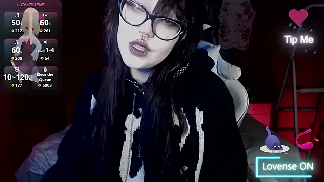 Snapshot of chloe_crystall_killer chatting on 09/24/25, 01:24 chloe crystall killer online show from 09/24/25, 01:24