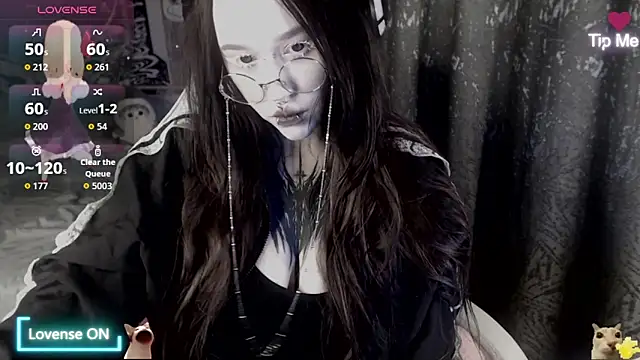 Snapshot of chloe_crystall_killer chatting on 05/24/26, 02:00 chloe crystall killer online show from 05/24/26, 02:00