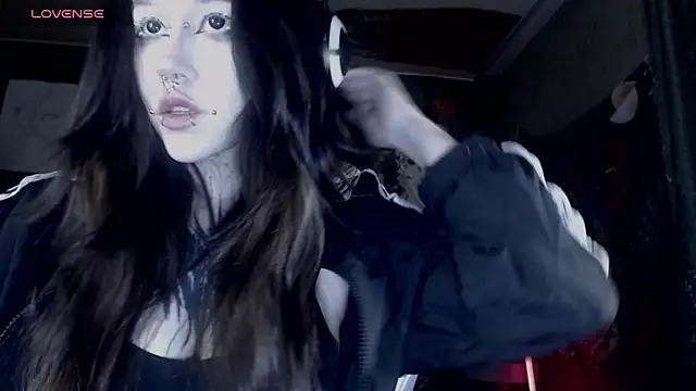 chloe crystall killer online show from 04/10/26, 01:34