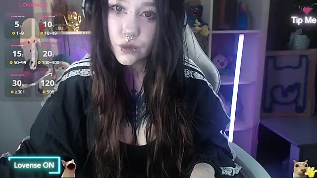 Snapshot of chloe_crystall_killer chatting on 06/14/26, 01:45 chloe crystall killer online show from 06/14/26, 01:45