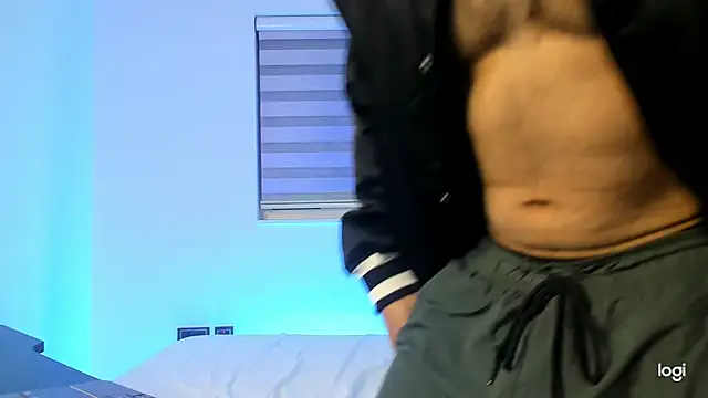 Snapshot of BradLeon_ chatting on 03/15/25, 01:19 BradLeon online show from 03/15/25, 01:19