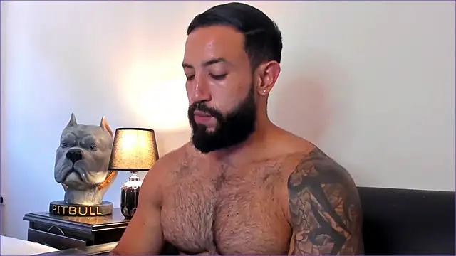 Snapshot of BradLeon_ chatting on 10/07/25, 07:26 BradLeon online show from 10/07/25, 07:26