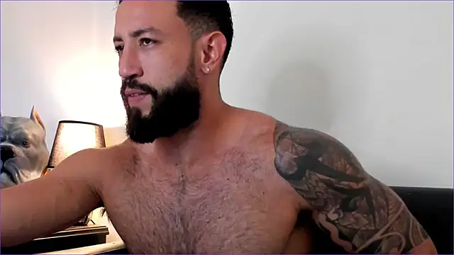 Snapshot of BradLeon_ chatting on 09/22/25, 02:56 BradLeon online show from 09/22/25, 02:56