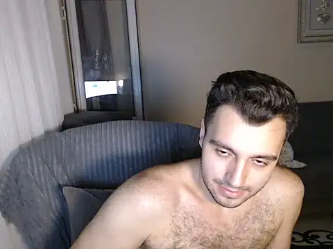 Snapshot of handsomeee04 chatting on 09/17/25, 05:04 handsomeee04 online show from 09/17/25, 05:04