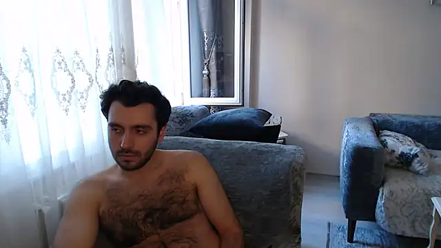 Snapshot of handsomeee04 chatting on 04/26/26, 04:04 handsomeee04 online show from 04/26/26, 04:04