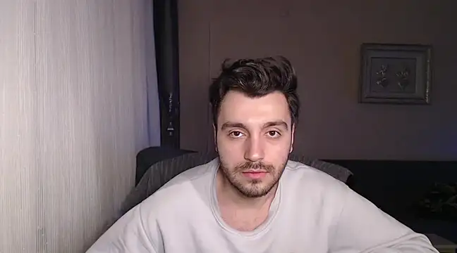 Snapshot of handsomeee04 chatting on 03/22/25, 01:00 handsomeee04 online show from 03/22/25, 01:00