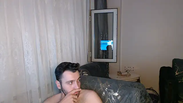 Snapshot of handsomeee04 chatting on 07/11/26, 10:43 handsomeee04 online show from 07/11/26, 10:43
