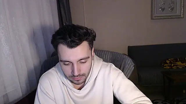 handsomeee04 online show from 11/14/25, 10:35