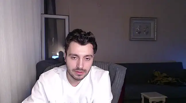 Snapshot of handsomeee04 chatting on 03/20/25, 01:24 handsomeee04 online show from 03/20/25, 01:24