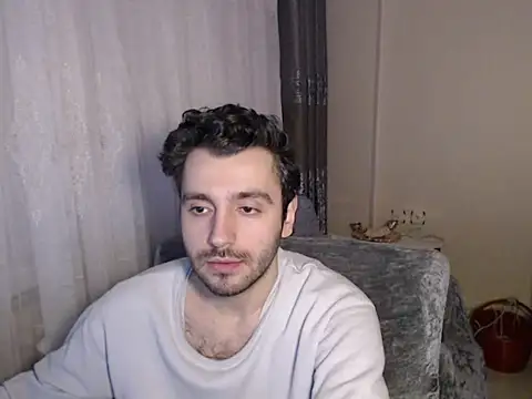 handsomeee04 online show from 04/13/26, 10:36