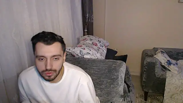 Snapshot of handsomeee04 chatting on 05/04/26, 10:01 handsomeee04 online show from 05/04/26, 10:01