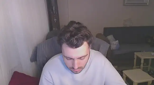 Snapshot of handsomeee04 chatting on 03/11/25, 11:04 handsomeee04 online show from 03/11/25, 11:04