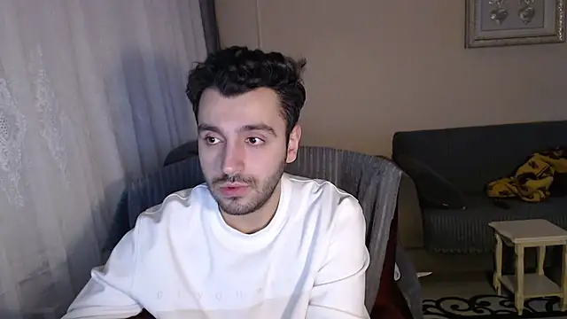 handsomeee04 online show from 11/30/25, 10:54