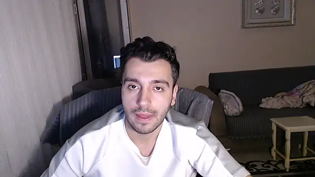 Snapshot of handsomeee04 chatting on 09/30/25, 01:00 handsomeee04 online show from 09/30/25, 01:00