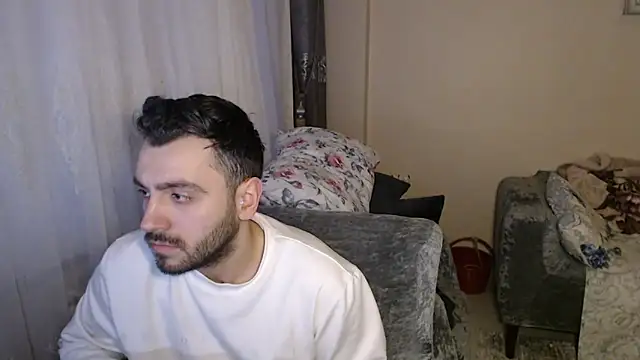 Snapshot of handsomeee04 chatting on 05/05/26, 05:27 handsomeee04 online show from 05/05/26, 05:27