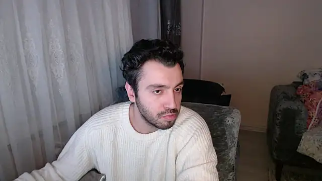 Snapshot of handsomeee04 chatting on 04/18/26, 08:53 handsomeee04 online show from 04/18/26, 08:53