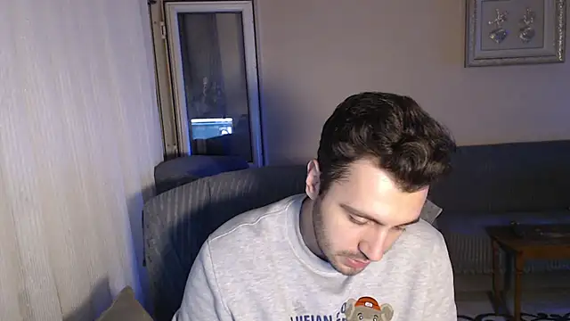 handsomeee04 online show from 10/22/25, 09:24