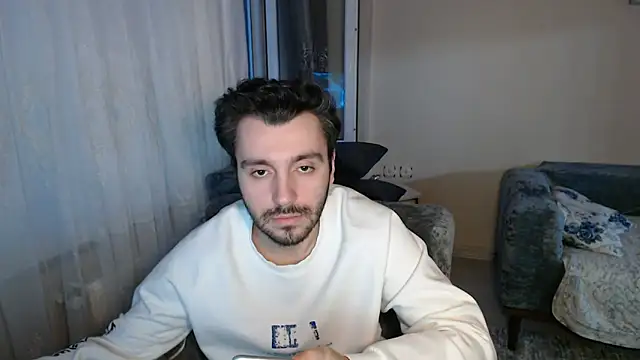 Snapshot of handsomeee04 chatting on 04/21/26, 04:57 handsomeee04 online show from 04/21/26, 04:57