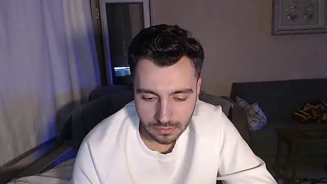 handsomeee04 online show from 11/03/25, 09:29