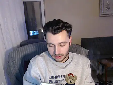 handsomeee04 online show from 11/17/25, 10:36