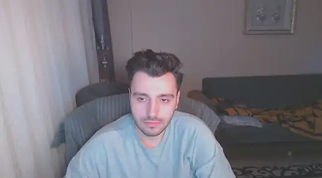 Snapshot of handsomeee04 chatting on 03/15/25, 12:47 handsomeee04 online show from 03/15/25, 12:47