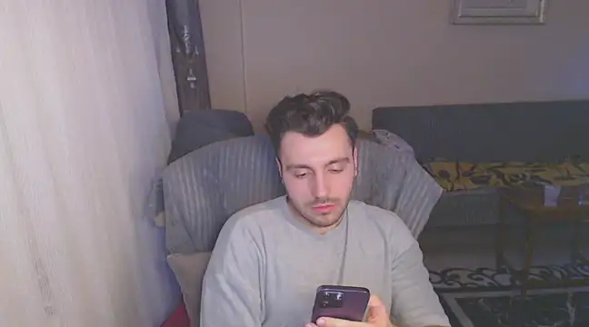 Snapshot of handsomeee04 chatting on 03/15/25, 03:51 handsomeee04 online show from 03/15/25, 03:51