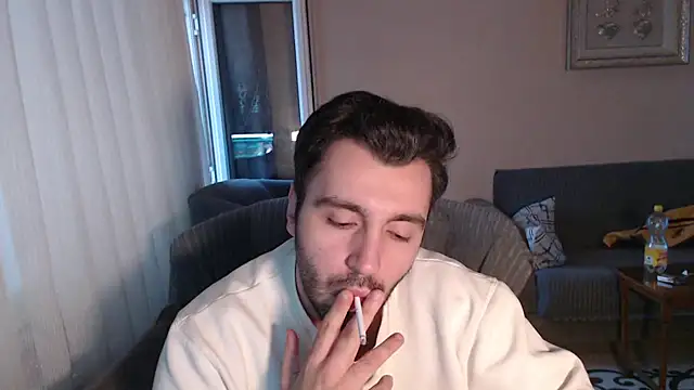 Snapshot of handsomeee04 chatting on 10/20/25, 03:23 handsomeee04 online show from 10/20/25, 03:23