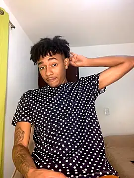 Boy cock18 online show from 11/14/25, 10:02