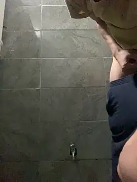 ekskekejejej online show from 11/05/25, 10:02