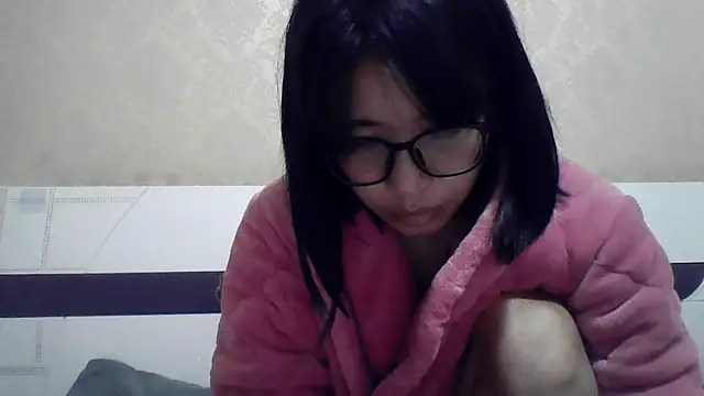 Snapshot of lingling998 chatting on 10/13/25, 02:51 lingling998 online show from 10/13/25, 02:51
