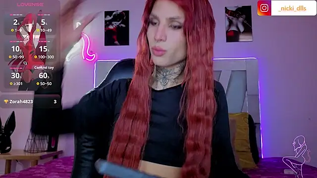 Snapshot of supradoll chatting on 10/21/25, 06:18 supradoll online show from 10/21/25, 06:18