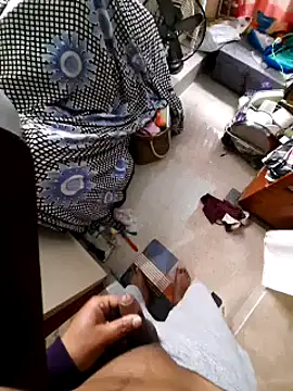 Snapshot of Bloal25 chatting on 12/21/24, 04:09 Bloal25 online show from 12/21/24, 04:09