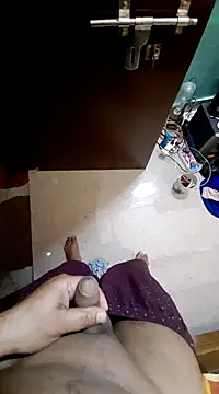 Snapshot of Bloal25 chatting on 12/29/24, 11:18 Bloal25 online show from 12/29/24, 11:18