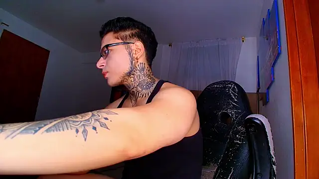 DennisWalkerr online show from 10/25/25, 11:05