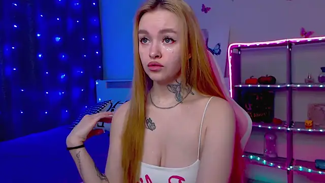 Snapshot of Naughty_Mable chatting on 03/15/25, 12:04 Naughty Mable online show from 03/15/25, 12:04