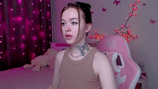Snapshot of Naughty_Mable chatting on 10/15/25, 12:20 Naughty Mable online show from 10/15/25, 12:20