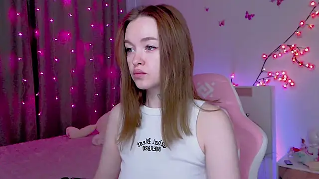 Snapshot of Naughty_Mable chatting on 10/06/25, 12:12 Naughty Mable online show from 10/06/25, 12:12