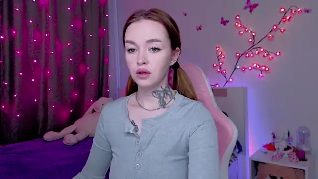 Snapshot of Naughty_Mable chatting on 09/22/25, 01:00 Naughty Mable online show from 09/22/25, 01:00