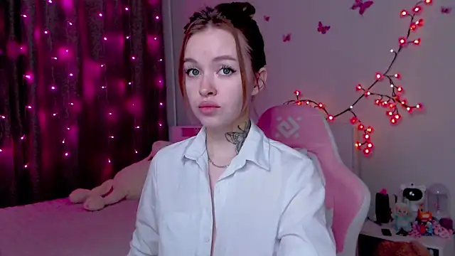 Snapshot of Naughty_Mable chatting on 10/12/25, 12:12 Naughty Mable online show from 10/12/25, 12:12