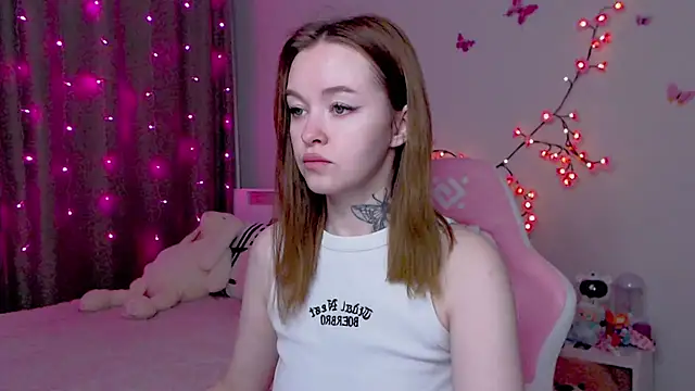 Snapshot of Naughty_Mable chatting on 10/14/25, 12:11 Naughty Mable online show from 10/14/25, 12:11