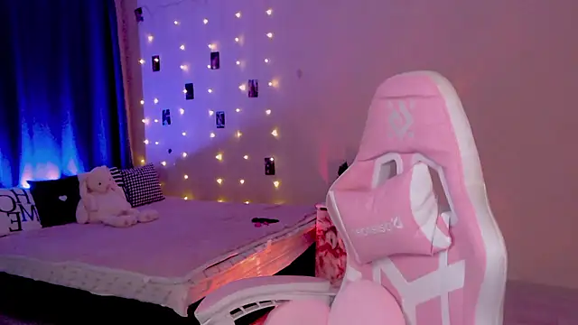Snapshot of Naughty_Mable chatting on 06/11/26, 03:03 Naughty Mable online show from 06/11/26, 03:03
