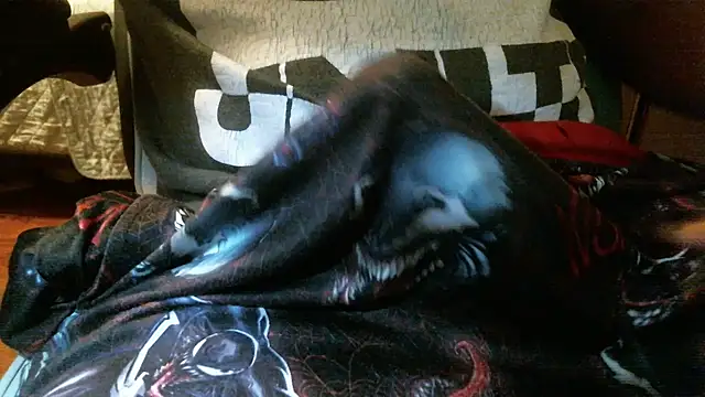 MelHorny03 online show from 12/22/25, 06:35