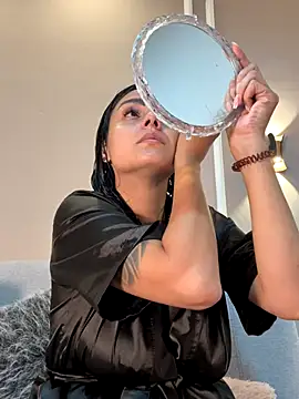 Abril jones10 online show from 11/30/25, 09:26