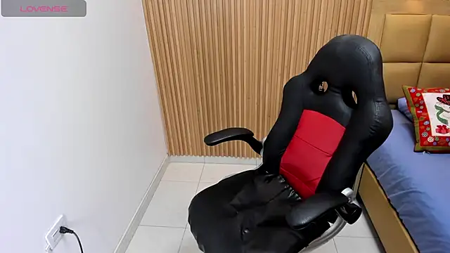 LOLAMAXI online show from 12/03/25, 03:18