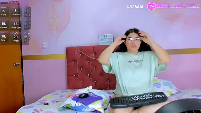 mia18 queen online show from 12/29/24, 10:01